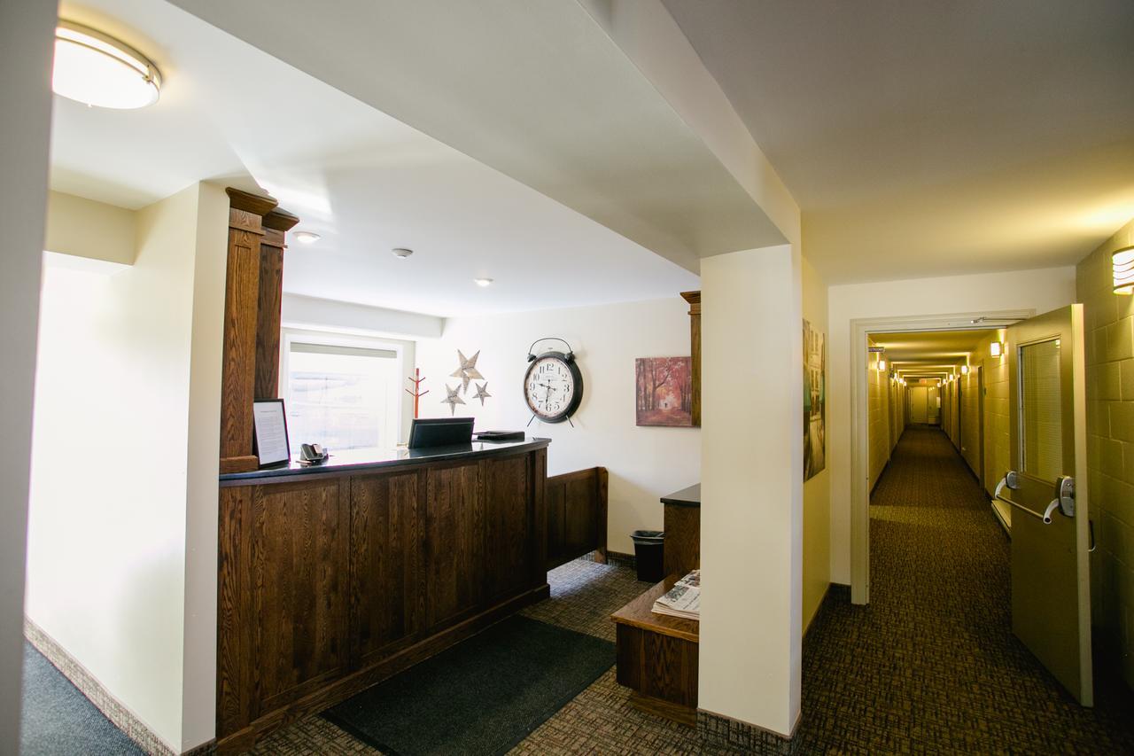 The Sleepy Owl Hotel Fort Frances Exterior foto