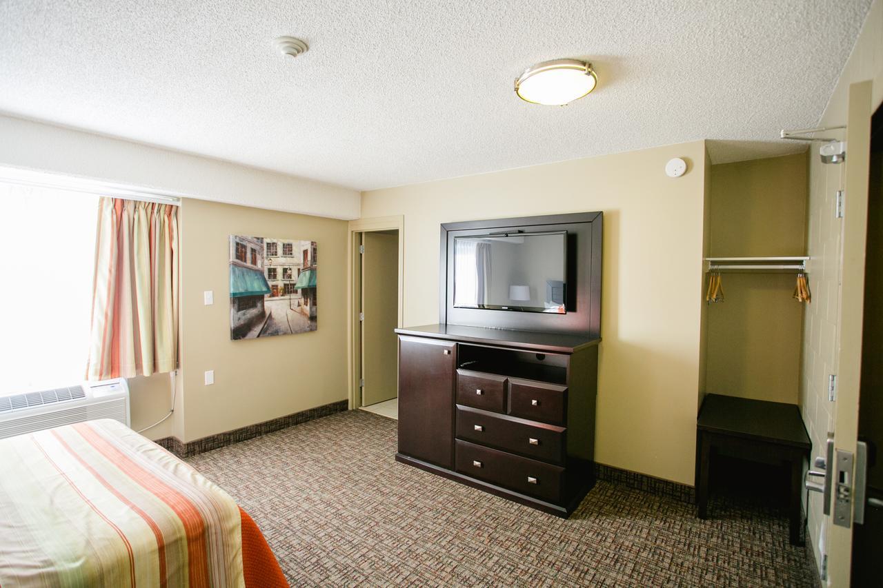The Sleepy Owl Hotel Fort Frances Exterior foto